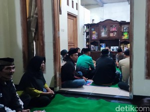 Suasana Rumah Duka Warga Bandungan Korban Pesawat Latih Jatuh di BSD