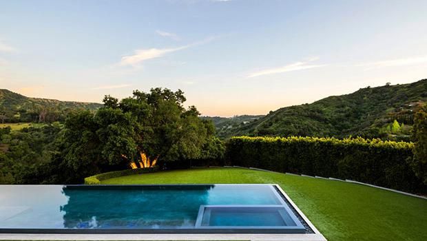 Kolam Renang Rumah Jennifer Lopez dan Ben Affleck