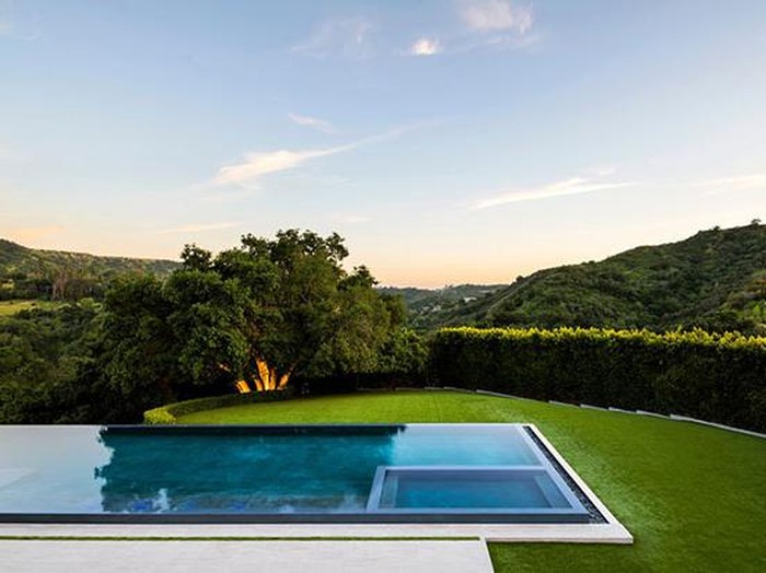 Kolam Renang Rumah Jennifer Lopez dan Ben Affleck