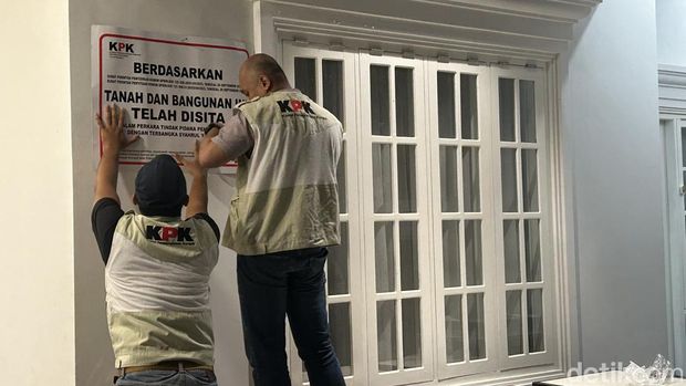 KPK menyita rumah anak buah SYL, Muhammad Hatta di Parepare, Sulsel.