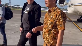 Kedatangannya disambut Menteri Koordinator Bidang Kemaritiman dan Investasi Luhut Binsar Pandjaitan di Bandara Ngurah Rai. Foto: Dok. Instagram @luhut.pandjaitan