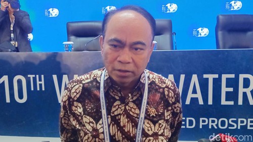 Menteri Komunikasi dan Informatika (Menkominfo) Budi Arie saat ditemui wartawan di Nusa Dua, Badung, Bali, Minggu (19/5/2024). (Foto: Aryo Mahendro/detikBali)