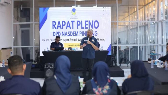 NasDem Pinrang, Sulawesi Selatan, menetapkan pasangan Andi Irwan Hamid-Sudirman Bungi sebagai bakal calon bupati dan bakal calon wakil bupati Pinrang 2024.