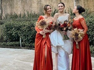 Most Pop: Foto Nia Ramadhani Jadi Bridesmaid Mahalini di Bali, Cantik Memukau