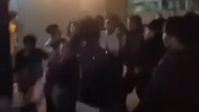 Pengeroyokan pemuda yang melawan arus di Kota Malang.