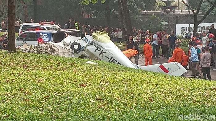 Korban Pesawat Jatuh di BSD Tangsel Dibawa ke RS Polri