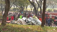 Pesawat Latih Jatuh di BSD Tangsel, Netizen Turut Berduka dan Kirimkan Doa