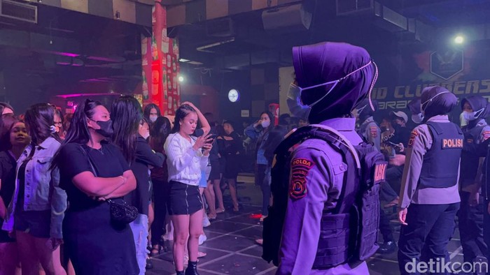 Polda Jambi melakukan razia Operasi Antik di sejumlah diskotek.