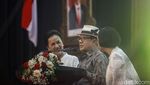 Potret Akbar Tandjung Diberi Penghargaan Maestro Aktivis Indonesia