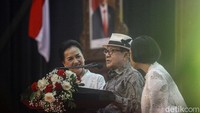 Rekam jejak yang membuat kita bangga karena dedikasi, kontribusi, membentuk sejarah kebangsaan dalam 50 tahun terakhir, kata Bursah dalam sambutannya di Gedung Nusantara IV.