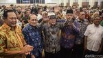 Potret Akbar Tandjung Diberi Penghargaan Maestro Aktivis Indonesia