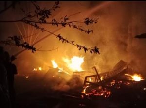 Kebakaran Hanguskan Rumah Warga di Selayar, Diduga Akibat Korsleting Listrik