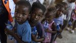 Anak-anak di Haiti Antre Makanan Ditengah Ketegangan Geng Kriminal