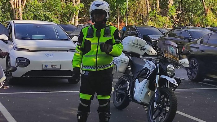 Anggota Polres Lamongan BKO di WWF ke-10 Bali