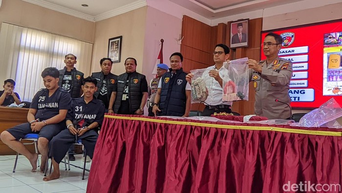Dua tersangka kasus begal yang dibekuk di Kota Semarang.