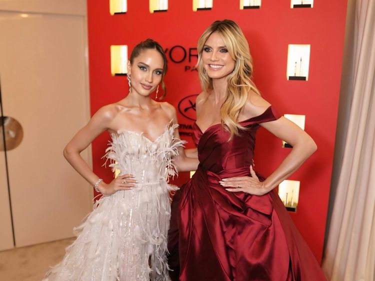 Foto: Momen Akrab Cinta Laura Bersama Para Seleb Dunia di Cannes 2024