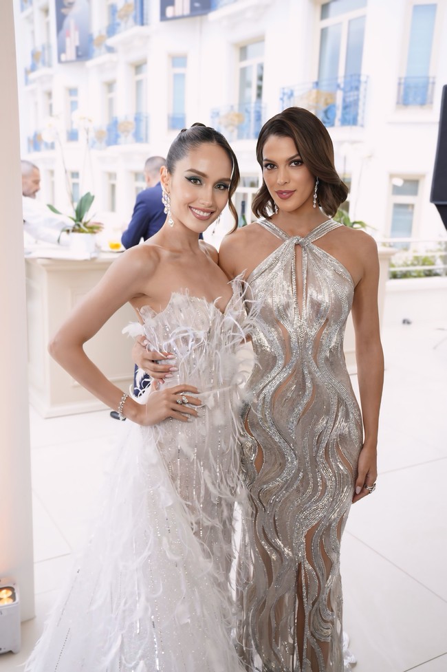 Sosok ternama lainnya yang Cinta Laura temui adalah Iris Mittenaere. Perempuan asal Prancis ini memegang gelar Miss Universe 2016. (Foto: Dok. Glenn Prasetya)