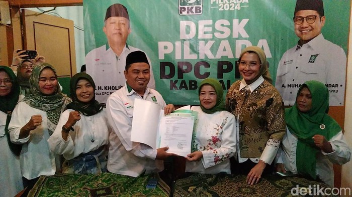 Cucu pendiri NU Lathifah Shohib mendaftar sebagai calon bupati Malang lewat PKB.