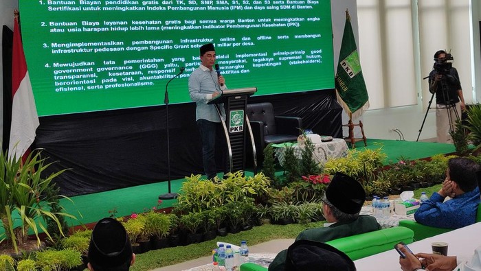 Dimyati Natakusumah mengikuti penjaringan bakal calon gubernur Provinsi Banten dari PKB