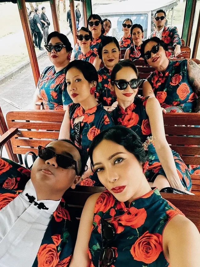 Memiliki darah blasteran Polandia, pesona Enzy Storia memang bikin terpana. Tak heran jika penampilannya selalu banjir pujian netizen. Foto: Instagram/@enzystoria