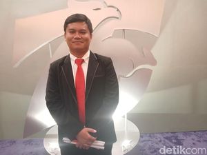 Cerita Fandy, Guru Tunanetra SMAN 10 Raja Ampat yang Berkuliah hingga Australia