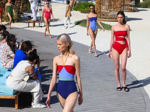 Fashion Show Baju Renang di Arab Saudi