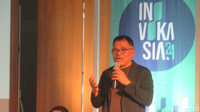 Garin Nugroho saat menjadi pembicara Festival Vokasi Inovakasia 2024 di Sekolah Vokasi UGM, Senin (20/5/2024).