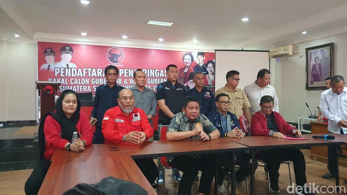 Herman Deru mendaftar bacalon Pilgub Sumsel ke PDIP.