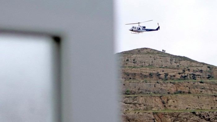 A helicopter carrying Iran's President Ebrahim Raisi takes off, near the Iran-Azerbaijan border, May 19, 2024. The helicopter with Raisi on board later crashed. Ali Hamed Haghdoust/IRNA/WANA (West Asia News Agency) via REUTERS ATTENTION EDITORS - THIS IMAGE HAS BEEN SUPPLIED BY A THIRD PARTY.