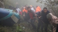Pencarian terhadap jasad Presiden Iran Ebrahim Raisi dan sejumlah pejabat korban kecelakaan helikopter pun akhirnya ditemukan. Pencarian 9 korban dalam helikopter tersebut pun berakhir.