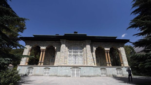 Istana Hijau di Kompleks Istana Saadabad, Iran.