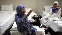 Para jemaah haji yang sudah mengambil miqat di Bir Ali ini akan beristirahat di hotel beberapa jam, sebelum akhirnya melaksanakan umrah wajib.