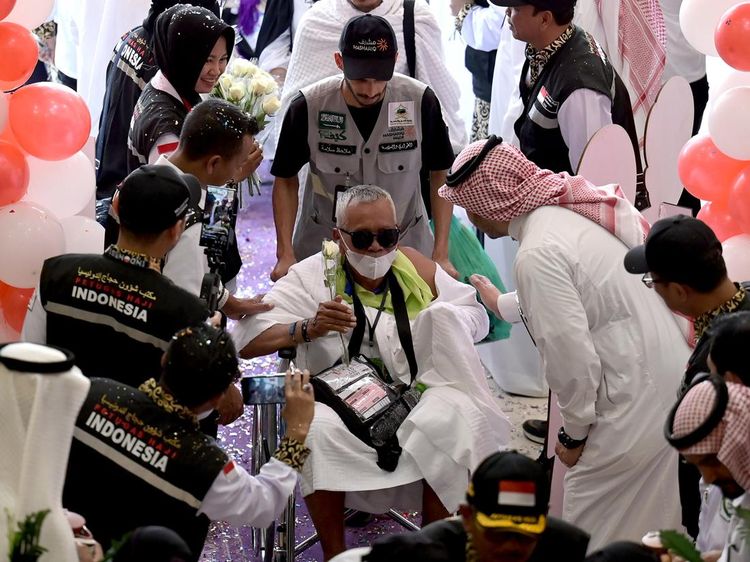 Momen Jemaah Haji RI Kloter Pertama Tiba di Makkah