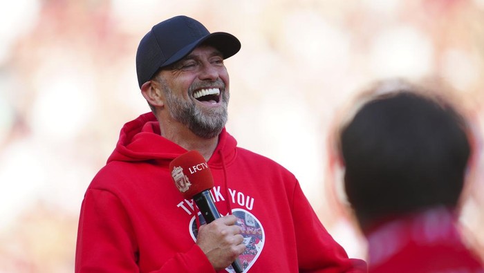 Liverpools manager Jurgen Klopp reacts after his very last match with Liverpool after the English Premier League soccer match between Liverpool and Wolverhampton Wanderers at Anfield Stadium in Liverpool, England, Sunday, May 19, 2024. (AP Photo/Jon Super)