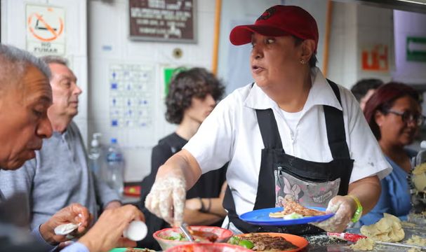 Hebat! Kedai Kaki Lima Ini Dapat Bintang Satu Bib Gourmand Michelin