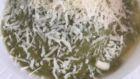 Ketan susu dengan paduan matcha yang lumer bisa kamu nikmati di Ketan Susu (Tansu) Favorit. Lokasinya ada di kawasan Cipayung, Jakarta Timur. Foto: Instagram/Google Review