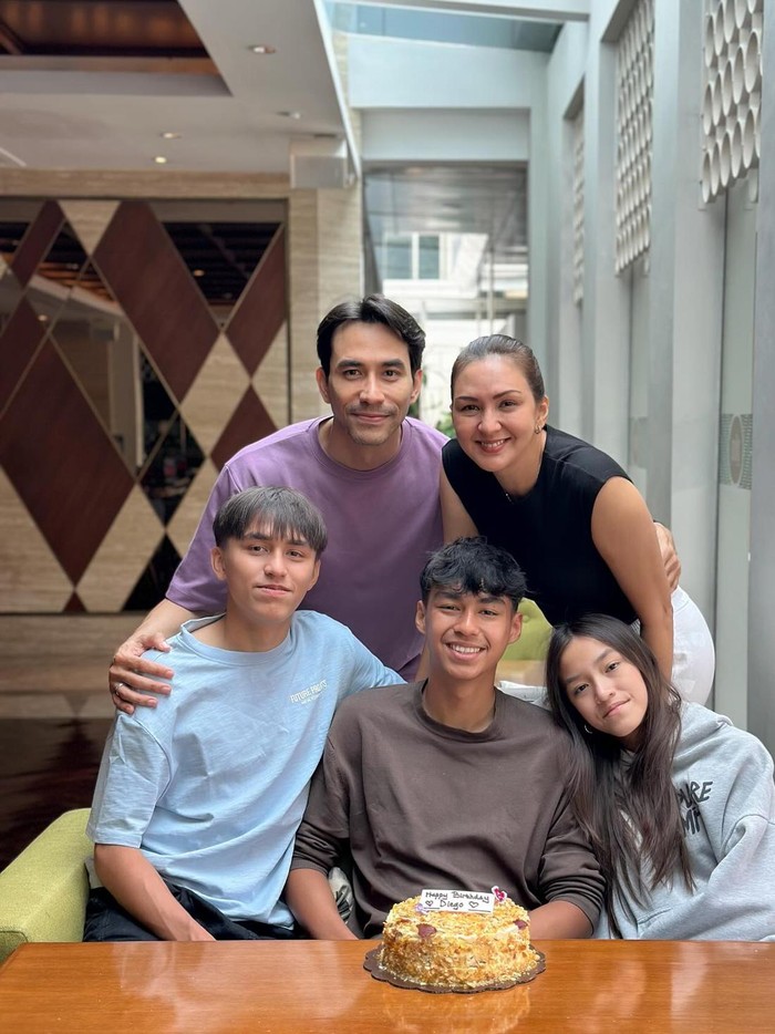 Lionel Nathan Sinathrya dan Diego Andres Sinathrya anak Darius dan Donna Agnesia Lionel Nathan Sinathrya dan Diego Andres Sinathrya anak Darius dan Donna Agnesia