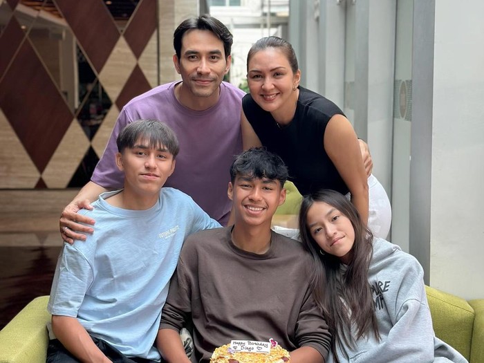 Lionel Nathan Sinathrya dan Diego Andres Sinathrya anak Darius dan Donna Agnesia