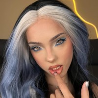 Di Instagram, Magda memanfaatkan wajahnya yang unik untuk cosplay dan bermain dengan makeup karakter. Karena itu, semakin banyak orang menganggapnya tidak nyata. Foto: Instagram Magda Myszczynska