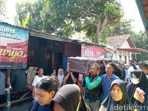 Tangis Haru Iringi Pemakaman Kopilot Pesawat Latih yang Jatuh di BSD