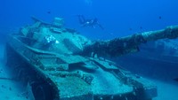 Dasar laut Aqaba juga merupakan rumah bagi jet C-130 Hercules yang tenggelam pada tahun 2018, serta sebuah tank dan kapal karam yang tenggelam pada akhir tahun 90an.  