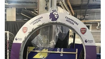 Padahal sudah siap parade kemenangan tapi Arsenal gagal juara. Foto: Twitter