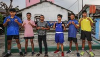 Delapan atlet tinju saat ini fokus berlatih di sasana SAS Boxing Camp Depok.