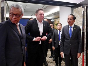 Luhut Beberkan Isi Pertemuan Jokowi dan Elon Musk di Bali