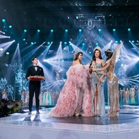 Nova dimahkotai mahkota terbaru bertajuk Gayatri yang dirancang oleh Desainer Perhiasan Venezuela, George Wittels. Mahkota tersebut merupakan penghormatan terhadap budaya dan warisan Indonesia, menampilkan keindahan dan keagungan yang khas. Pemenang Miss Mega Bintang berhak mengikuti kompetisi Miss Grand International 2024. Foto: dok. Miss Mega Bintang Indonesia 2024