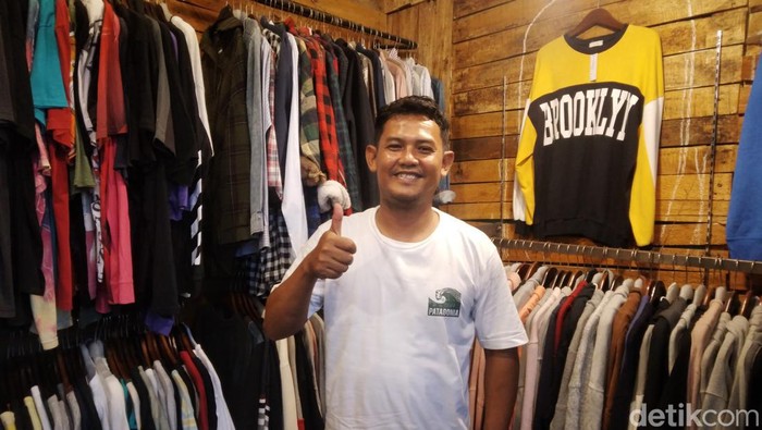 Otong Munandar dan usahanya bisnis pakaian