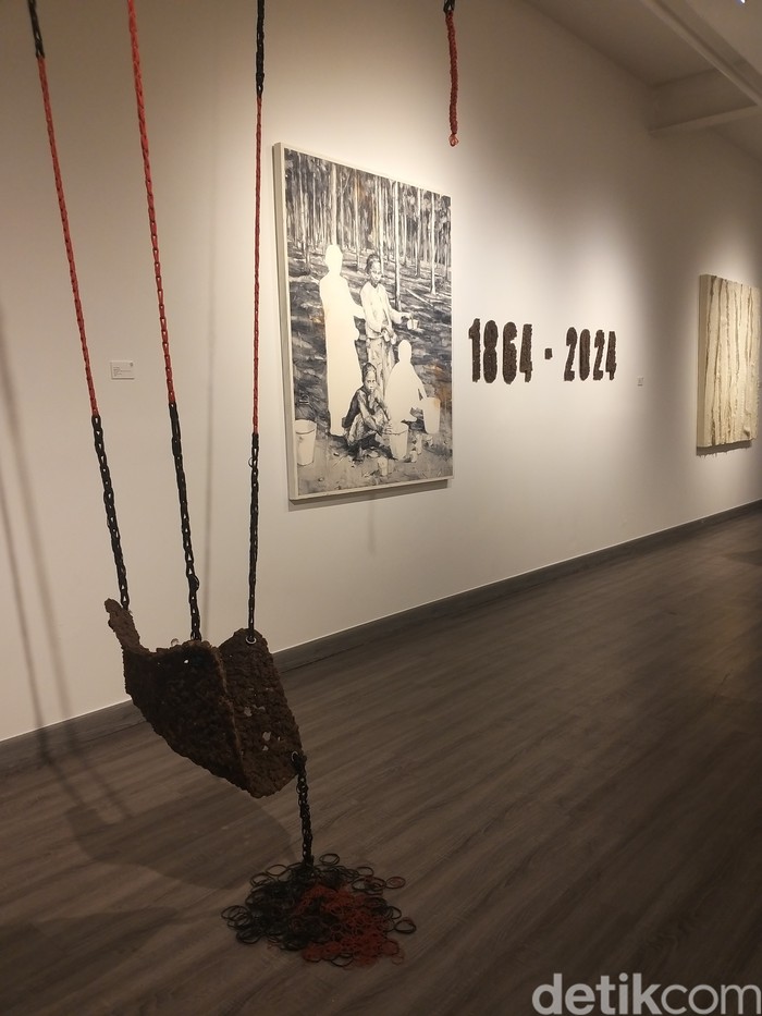 Pameran seni Beyond Elasticity: Rubber and Materiality digelar sampai 30 Juni 2024 di Jagad Gallery, Thamrin, Jakarta Pusat ya.