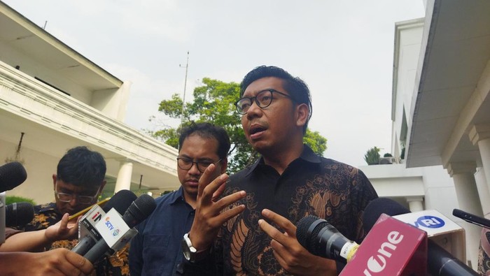 ICW-PSHK Serahkan 20 Nama Rekomendasi Pansel Capim KPK ke Presiden Jokowi