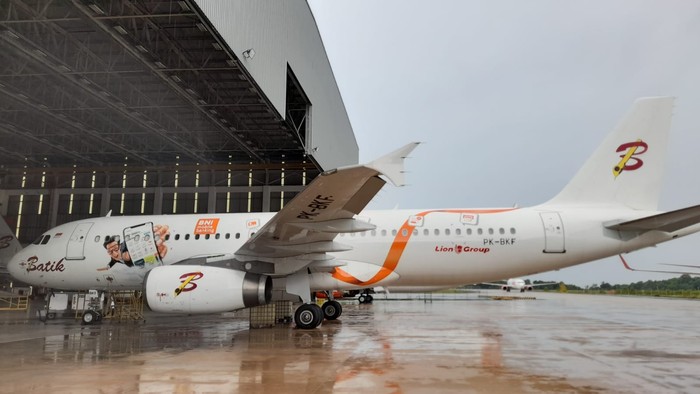 Pengecetan bodi pesawat di Batam Aero Technic