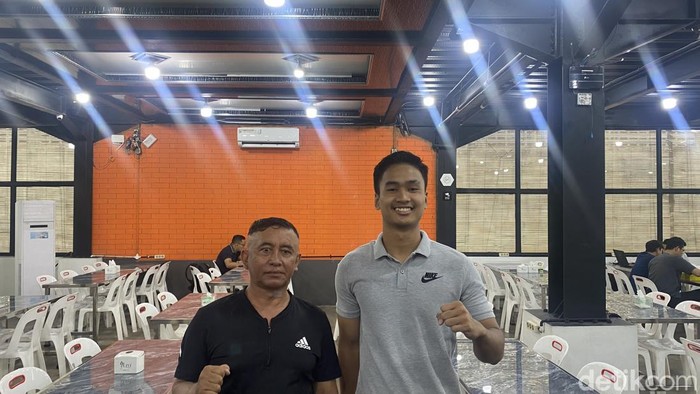 Pelatih karate DIY, Irwansyah Ginting dan karateka Nathaniel Abimanyu.